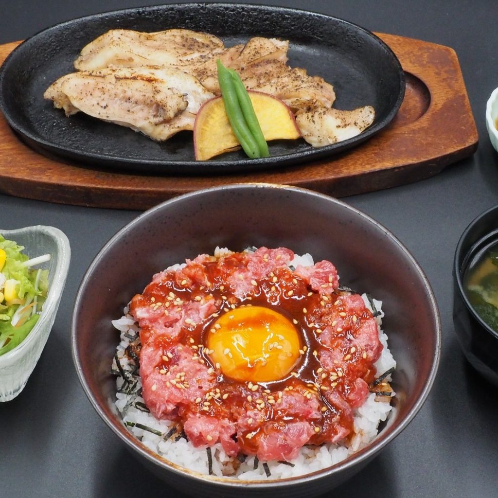 【加盟店ピックアップ】北かつまぐろ屋 田中前店『得々丼ランチBセット/ねぎとろユッケ丼』 SYMONS 加盟店 NOW 【加盟店ピックアップ】北かつまぐろ屋 田中前店『得々丼ランチBセット/ねぎとろユッケ丼』 SYMONS 加盟店 NOW